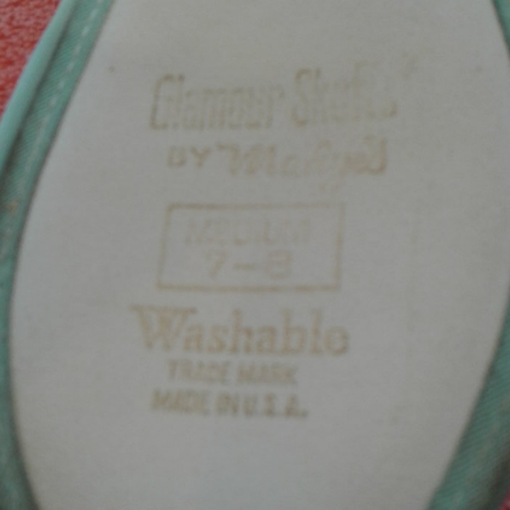Slippers - Picture 3 of 3